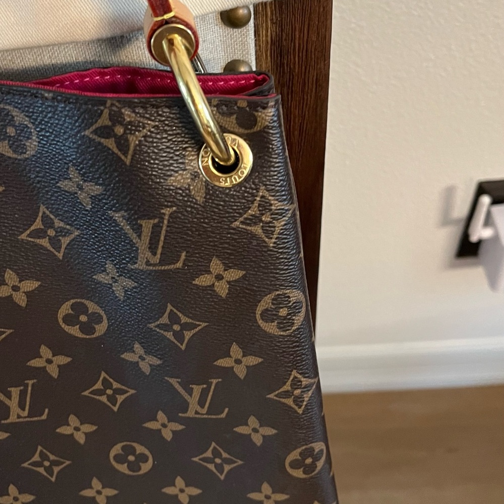 Louis Vuitton Monogram Canvas Shoulder Bag with Natural Vachetta and Red Trim - Picture 6 of 16